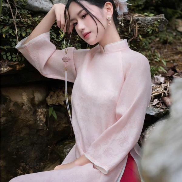 Áo Dài Cách Tân Mộc Nhiên Hồng Tơ In Hoa Form Suông Tay Lỡ Phối Viền Hàng May Sẵn ADTA055 Cover